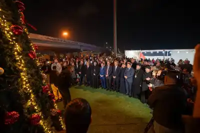 إضاءة شجرة عيد الميلاد في محافظة