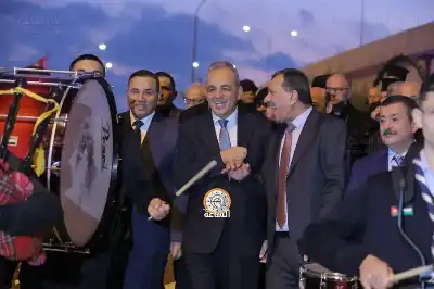 وزير السياحة والآثار يضيء شجرة عيد