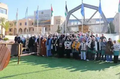 جامعة الزرقاء تستقبل وفدا طلابيا من