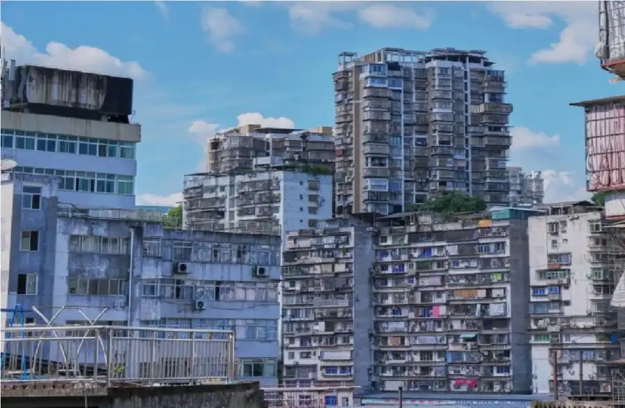 مدار الساعة,أخبار خفيفة ومنوعة,المدن الصناعية,وسائل التواصل الاجتماعي