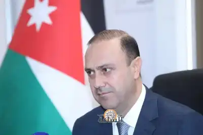 المومني يفند الشائعات حول أراضي مشروع