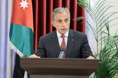 حسان يهنئ المسيحيين بعيد الميلاد والعام