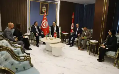 وزير الفلاحة والموارد المائية التونسي يبحث