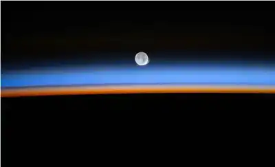 هندسة الضوء والجليد: كيف تتشكل الهالات