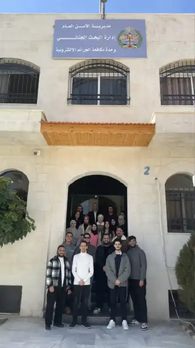 جامعة الزرقاء تنظم زيارة طلابية لوحدة