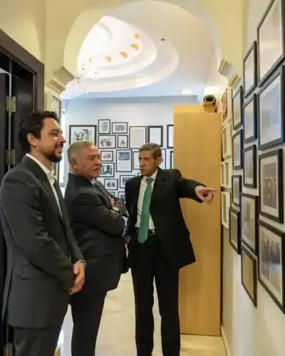 الملك يرافقه ولي العهد يزور الدلابيح