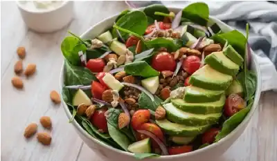 ماذا يحدث لجسمك إذا تناولت السلطة