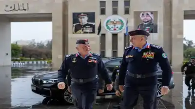 الملك يزور الأمن العام ويطلع على