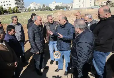 الشواربة يتفقد المواقع التي شهدت ارتفاعا