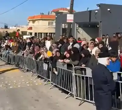 حشود من إربد في استقبال سيد