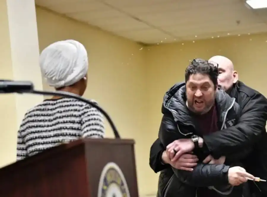 مدار الساعة,أخبار خفيفة ومنوعة,وزارة العدل