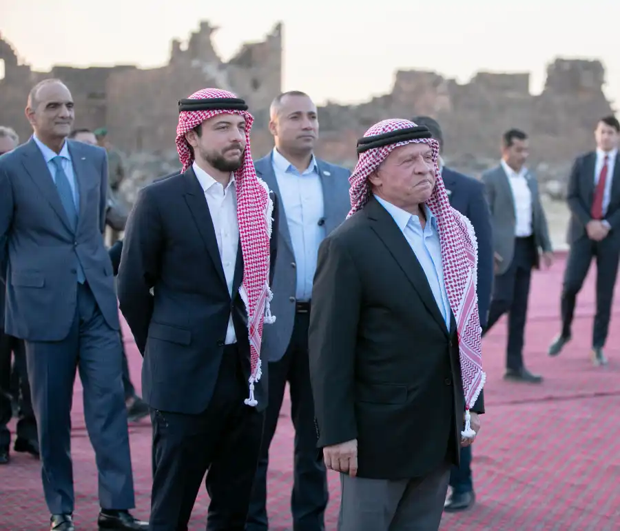 الهقيش يهنئ الملك في عيده