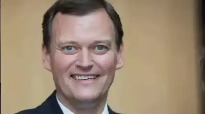 فاجعة تهز مينيسوتا.. مرشح جمهوري يعلق