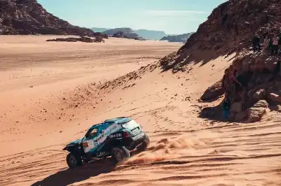 الثنائي الفرنسي ليونيل ولوسي باود يتصدران