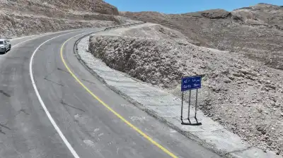 إنجاز طريق صرفا الأغوار الحيوي بكلفة