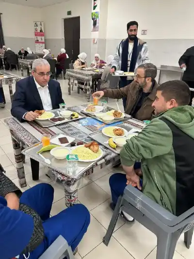 البدور يقوم بزيارة مفاجئة لكفتيريا البشير