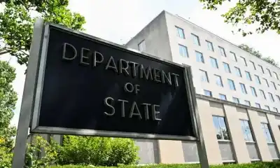 الخارجية الأمريكية تأمر موظفيها غير الأساسيين