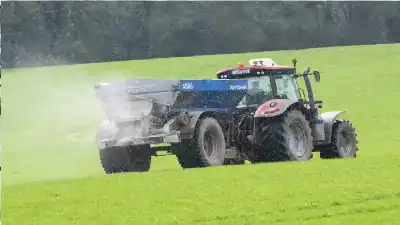 سلاح الأسمدة.. كيف يهدد إغلاق مضيق