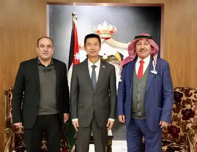 لجنة الإعلام في الأعيان تلتقي السفير