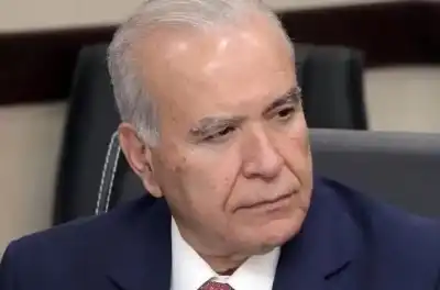 طالبة أردنية تلقي نفسها من طابق