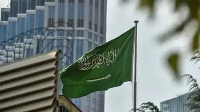 السعودية تمهل الملحق العسكري الإيراني 24