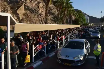 الإسرائيليون يهربون من صواريخ إيران عبر