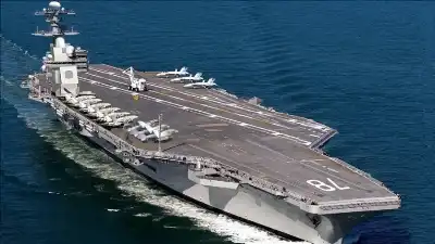 حاملة الطائرات جيرالد فورد تصل جزيرة