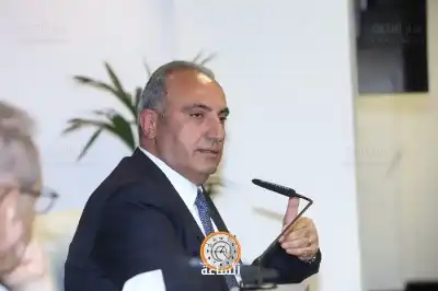 الشواربة يعلن فقدان وظيفة لـ الحمدان