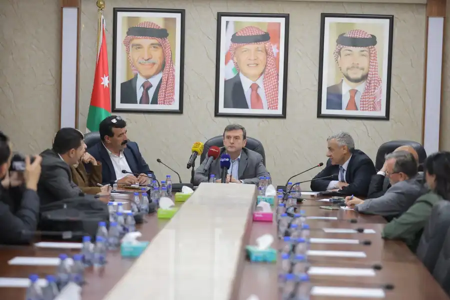 مدار الساعة,أخبار مجلس النواب الأردني,المؤسسة العامة للضمان الاجتماعي,دائرة ضريبة الدخل والمبيعات,دائرة ضريبة الدخل,الملكية الأردنية,هيئة تنشيط السياحة,البنك المركزي