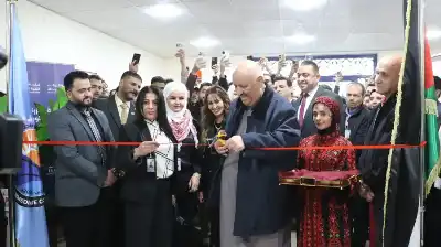 الدكتور محمود أبو شعيرة يفتتح معرض