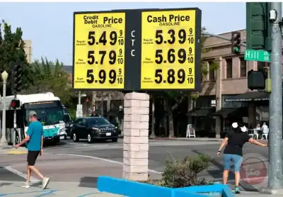 الولايات المتحدة: جالون البنزين يصل إلى