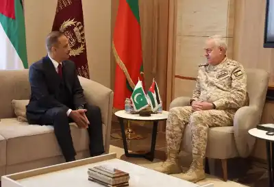 اللواء الحنيطي يستقبل السفير الباكستاني في