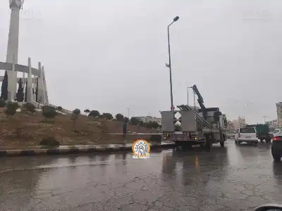 أمانة عمان تباشر اعمال إزالة دوار