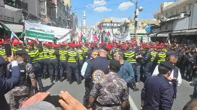 آلاف الأردنيين ونواب وأحزاب يبعثون من