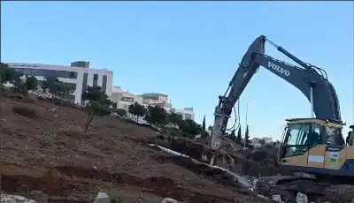 امانة عمان: انزال عمود بارتفاع 39