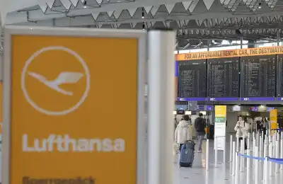 إلغاء مئات الرحلات في كبرى مطارات