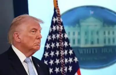 ترامب: البحرية الأمريكية تزود سفنها بالذخائر