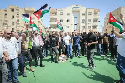 سيارات كهرباء إربد تجوب شوارع المحافظة