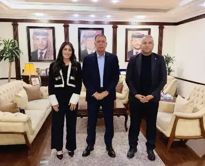 وزير الداخلية يثمن الجهد الإنساني لبنك