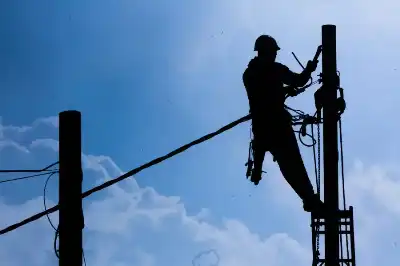 شركة توزيع الكهرباء الأردنية : فصل