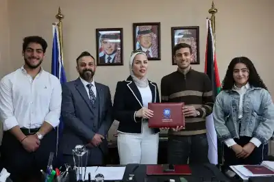 مذكرة تفاهم بين صيدلة عمّان الأهلية