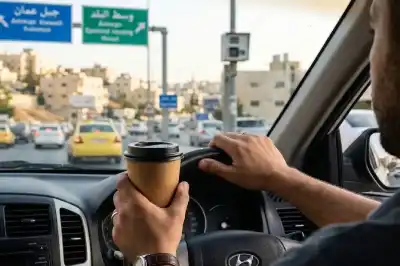 القهوة والسجائر والكاميرات الذكية.. ثلاثي يشعل