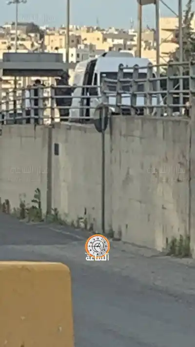 سلاح الهندسة الملكي يتعامل مع حقيبة