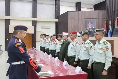 خريجو الفوج الرابع والثلاثين في جامعة