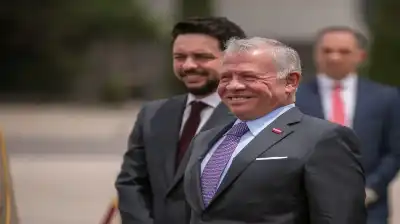 الملك يستقبل في قصر الحسينية رئيس