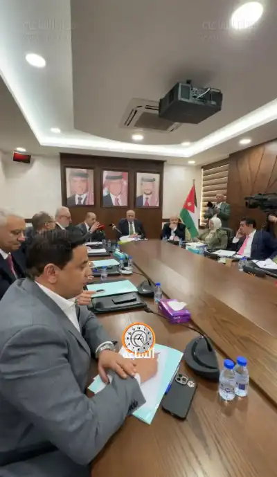 اجتماع نيابي حكومي مغلق عن مشروع
