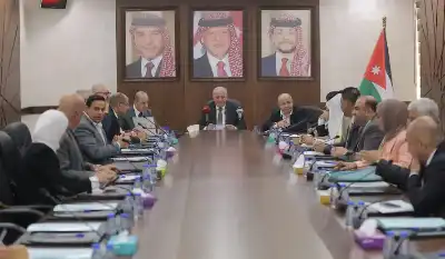 المصري: مشروع قانون الإدارة المحلية يوزع