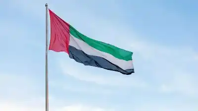 الإمارات تتصدى لصواريخ ومسيّرات إيرانية