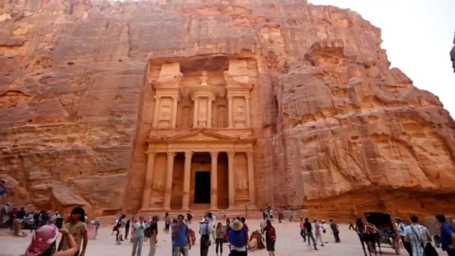 مدار الساعة,أخبار الأردن,اخبار الاردن,أخبار السياحة في الأردن,وزارة السياحة والآثار,وزارة السياحة,المجموعة الأردنية للمناطق الحرة والمناطق التنموية,عيد الاستقلال,البحر الميت