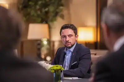 ولي العهد يؤكد أهمية المشاريع التي